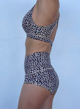Load image into Gallery viewer, Leopard High Waist Yoga Shorts
